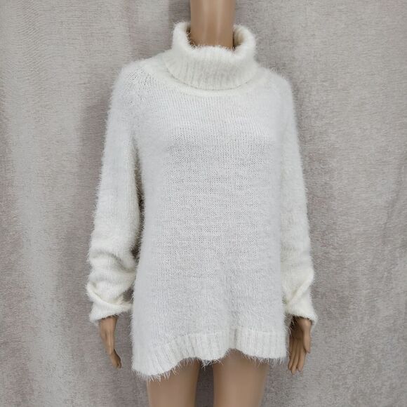 Goldie Winter White Eyelash Fringe Fuzzy Chenille Knit Turtleneck Sweater - Picture 1 of 11